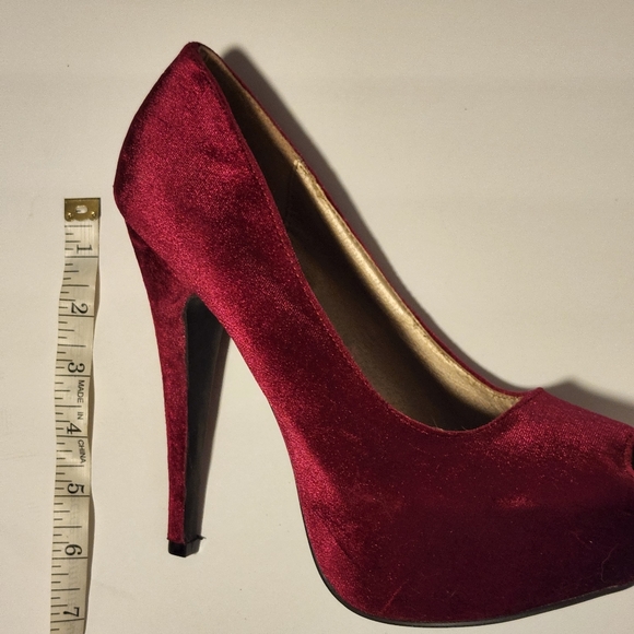 Qupid deep red velvet stilettos - Picture 2 of 3